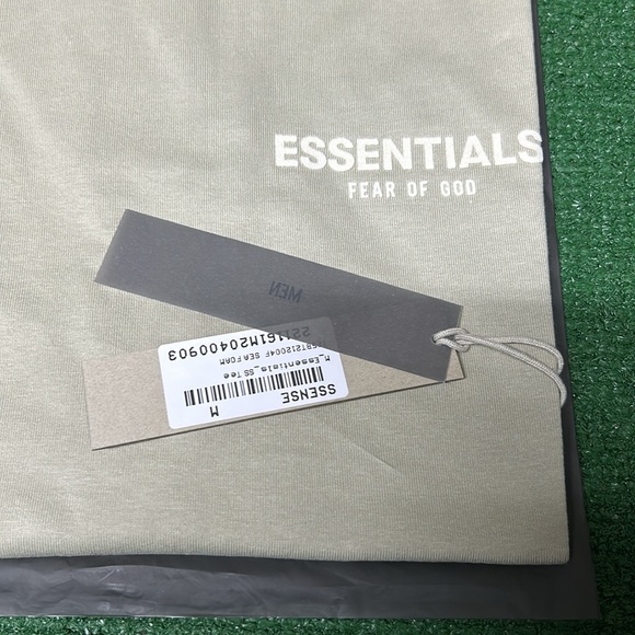 Fear of god essentials Seafoam tee size M - Picture 2 of 5